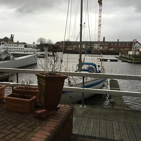 Marina 78 *
